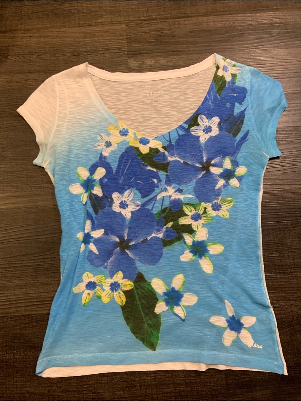 Aeropostale Blue and White Floral V-Neck Tee